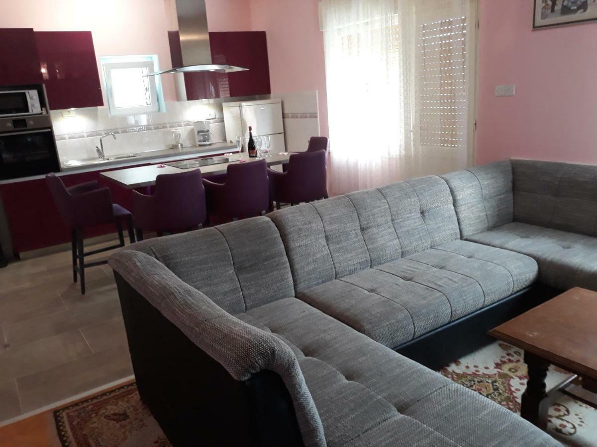 Apartment Vana Trogir Exterior photo